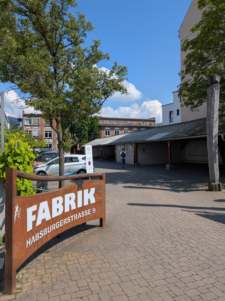 Eingang zum FABRIK Gelände
